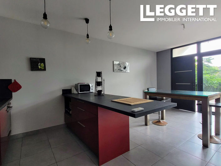 Image No.7-5 Bed House for sale