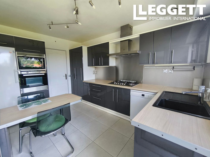 Image No.6-3 Bed House for sale