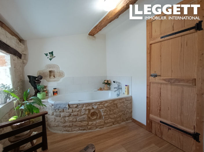 Image No.8-3 Bed House for sale