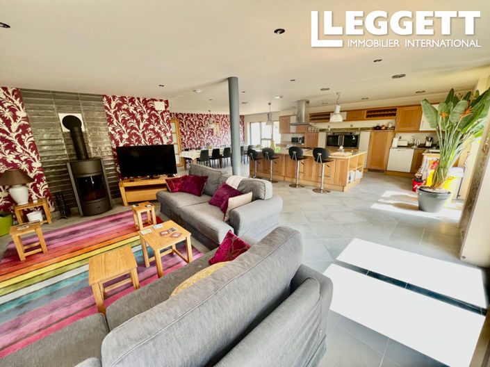 Image No.9-7 Bed House for sale