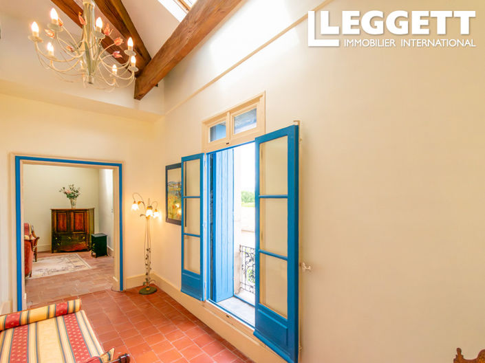 Image No.10-3 Bed Apartment for sale