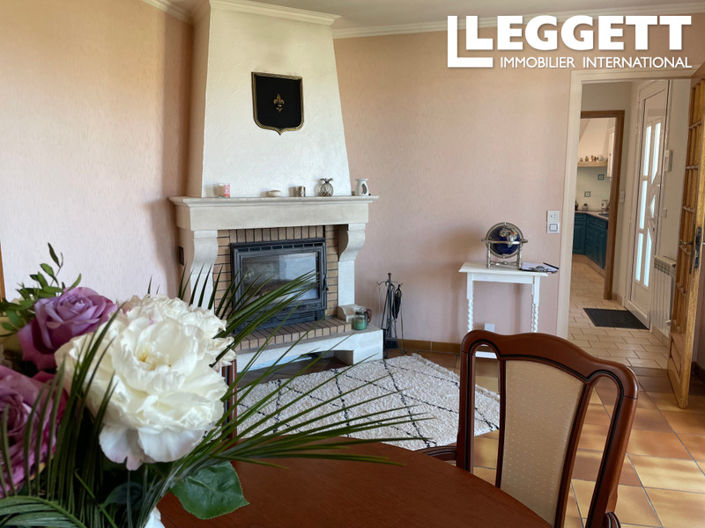 Image No.6-4 Bed House for sale