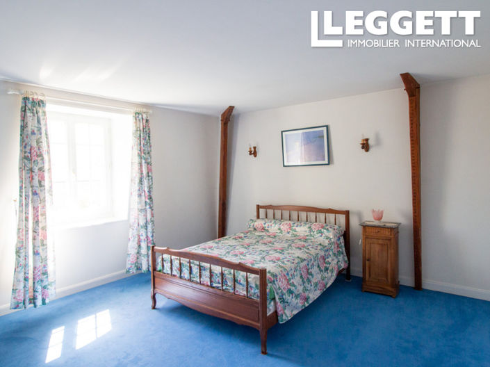 Image No.7-5 Bed House for sale