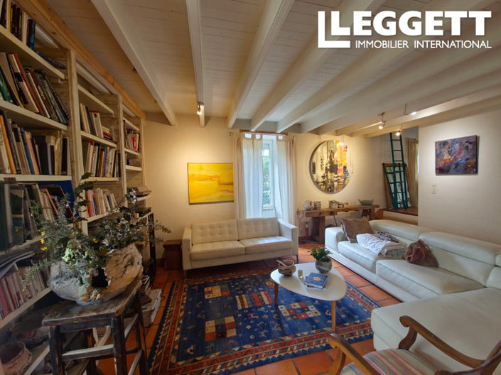 Image No.2-5 Bed House for sale