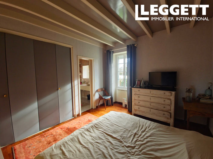 Image No.9-5 Bed House for sale