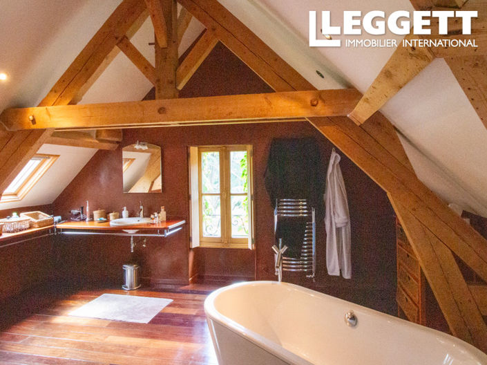 Image No.5-9 Bed House for sale