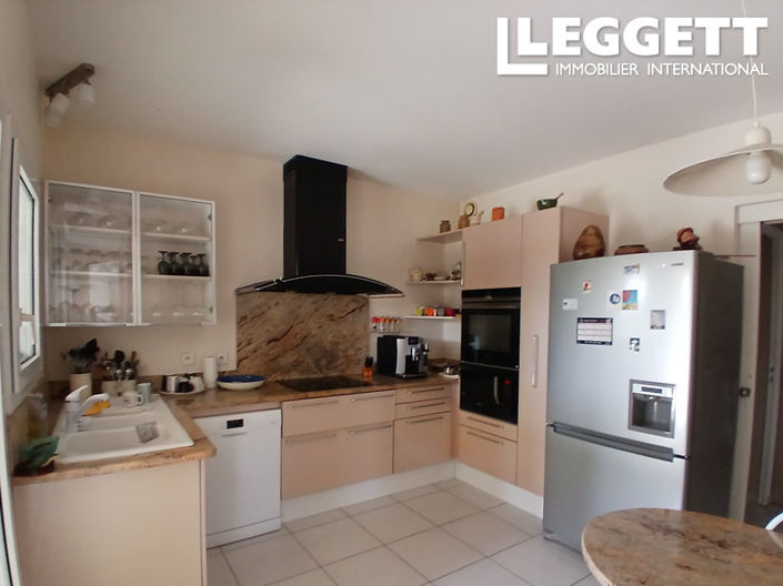 Image No.7-5 Bed House for sale