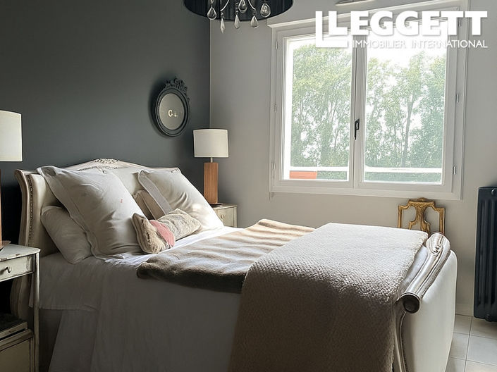 Image No.3-4 Bed House for sale