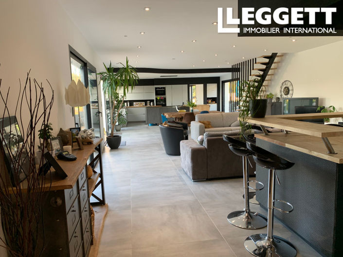 Image No.4-5 Bed House for sale