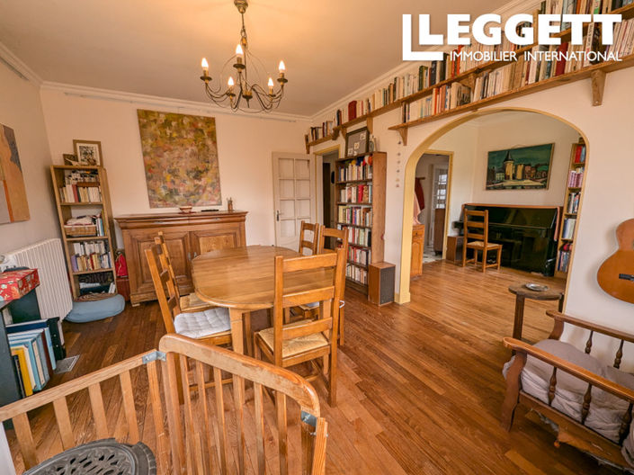 Image No.1-4 Bed House for sale