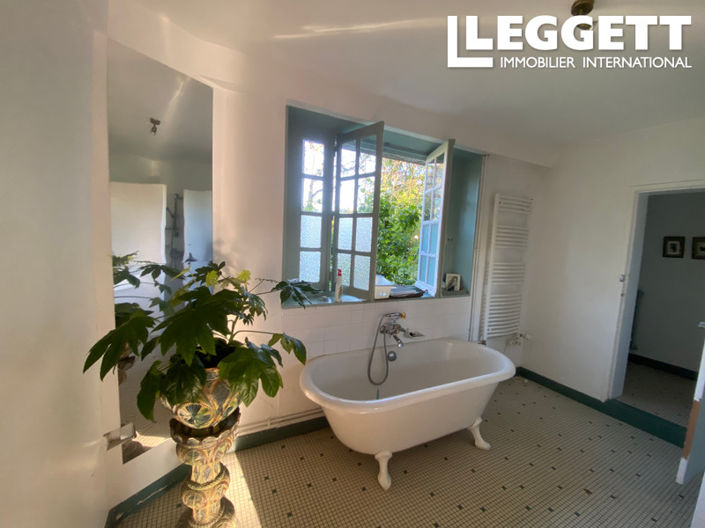 Image No.6-7 Bed House for sale