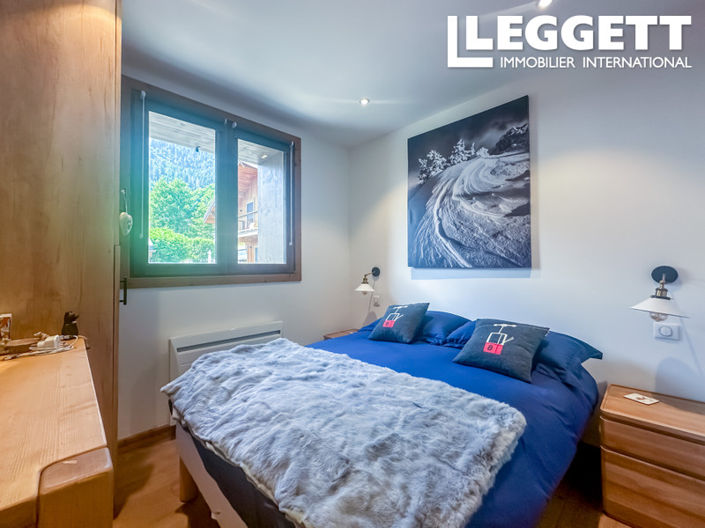 Image No.7-7 Bed House for sale