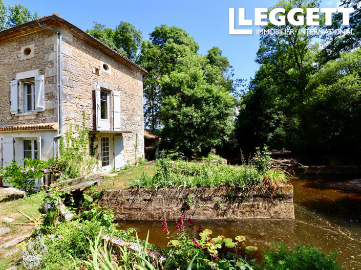 Image No.8-5 Bed House for sale