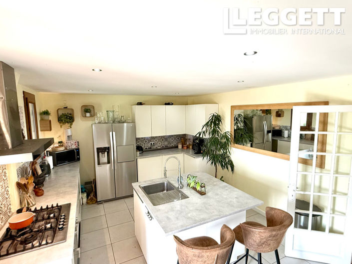 Image No.10-3 Bed House for sale