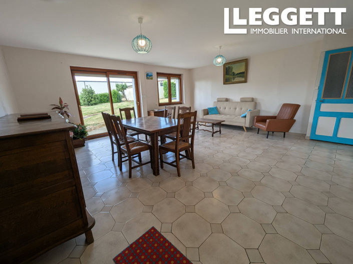 Image No.6-5 Bed House for sale