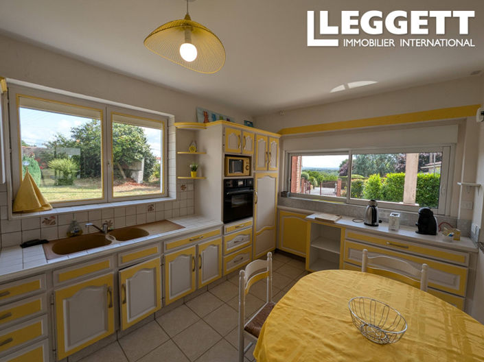 Image No.8-5 Bed House for sale