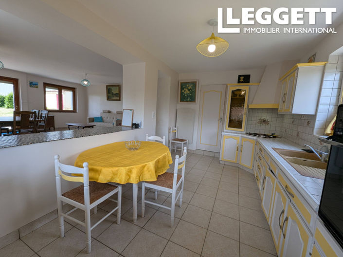 Image No.9-5 Bed House for sale