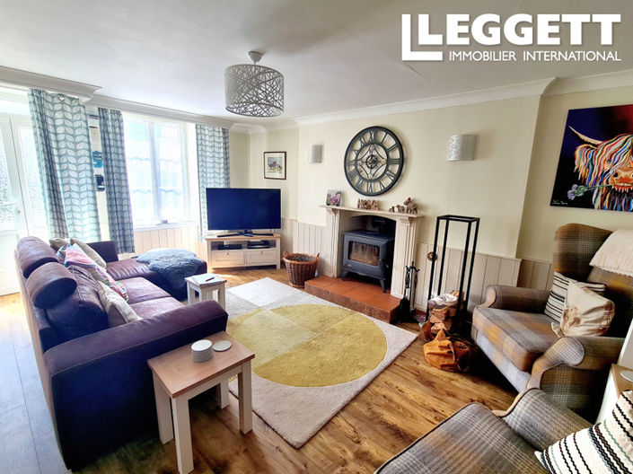 Image No.2-6 Bed House for sale