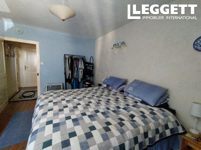 Image No.10-3 Bed House for sale