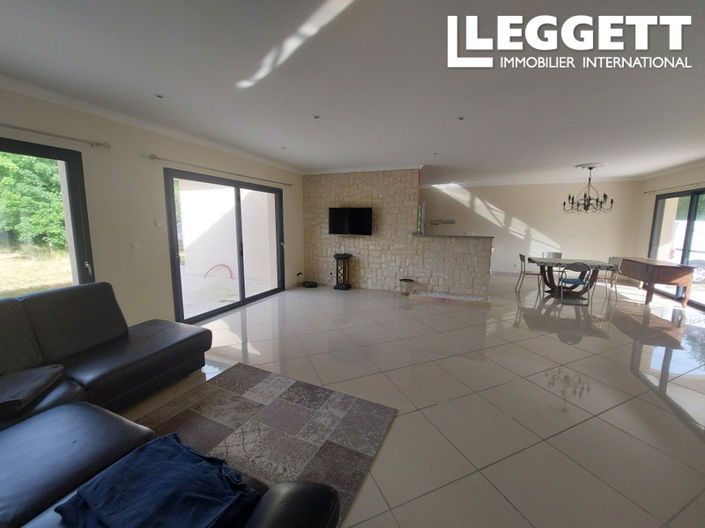 Image No.7-4 Bed House for sale