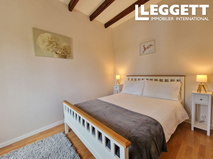 Image No.8-4 Bed House for sale