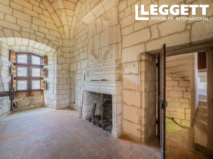 Image No.10-4 Bed Chateaux for sale