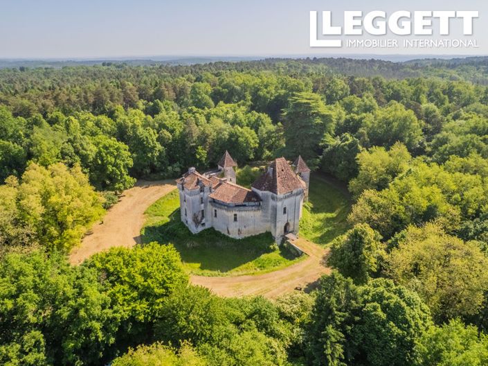 Image No.2-4 Bed Chateaux for sale