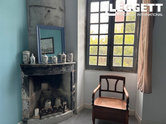 Image No.8-7 Bed House for sale