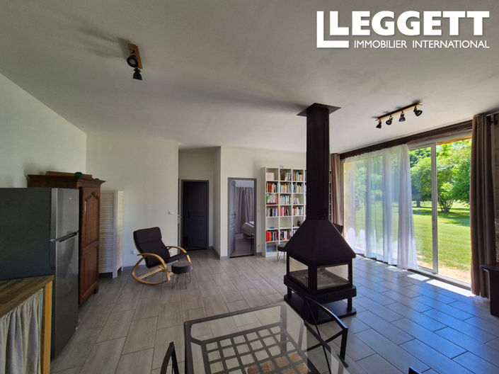 Image No.10-3 Bed House for sale