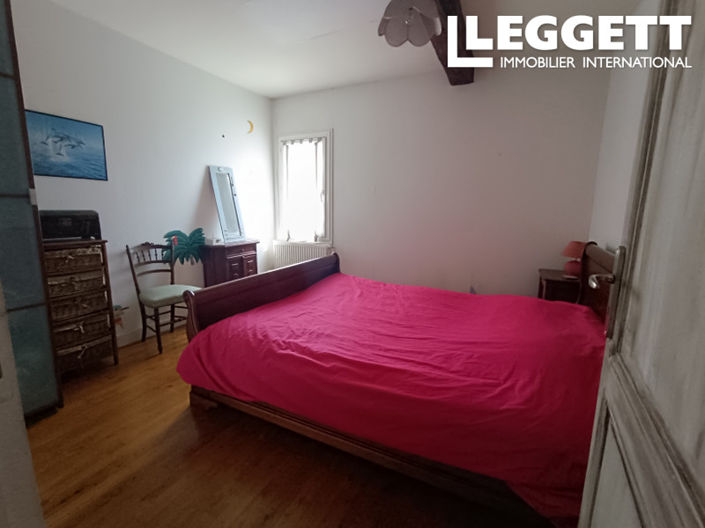 Image No.8-4 Bed House for sale