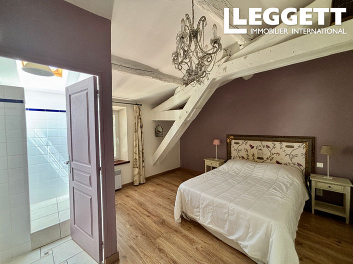 Image No.8-9 Bed House for sale