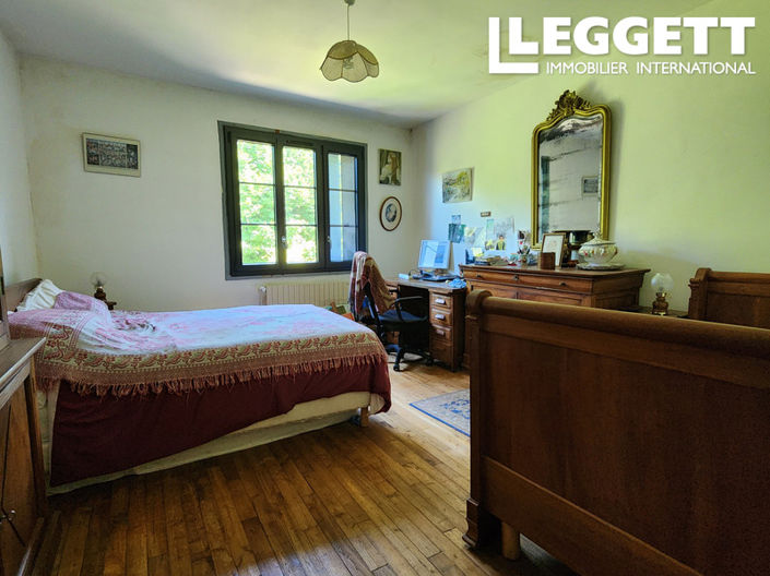 Image No.10-4 Bed House for sale