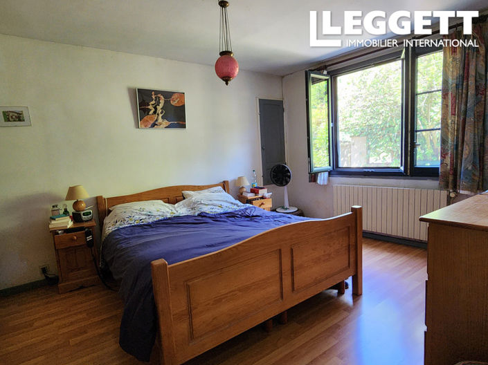 Image No.6-4 Bed House for sale