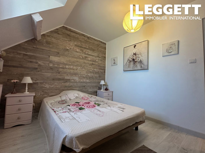 Image No.10-5 Bed House for sale