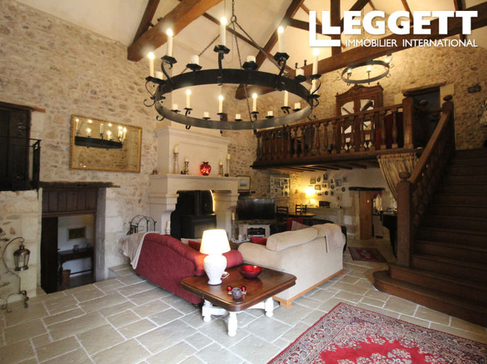 Image No.4-8 Bed House for sale