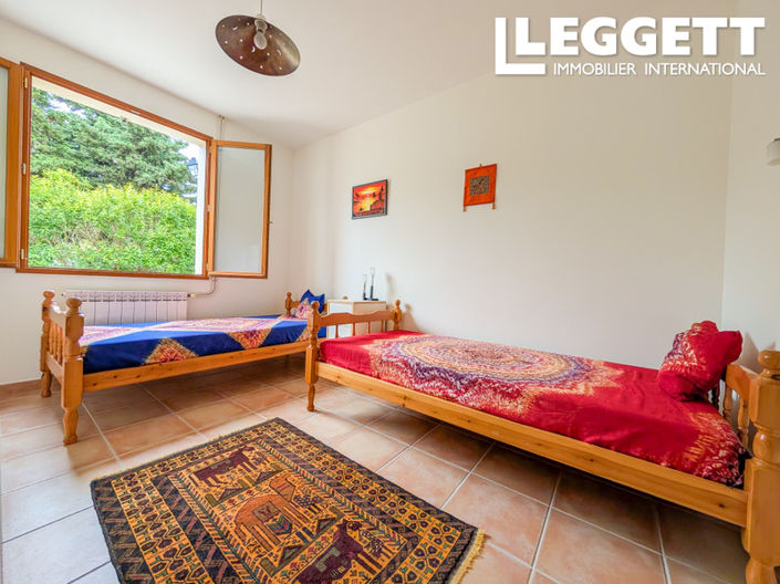 Image No.10-3 Bed House for sale