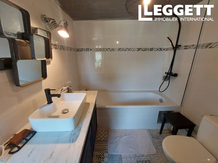 Image No.9-6 Bed House for sale