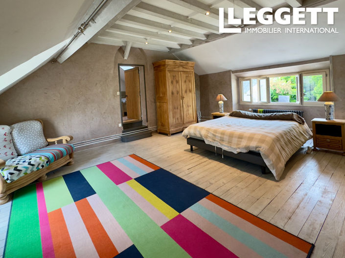 Image No.5-6 Bed House for sale