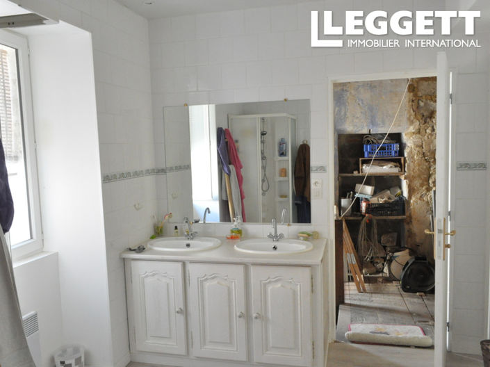 Image No.8-2 Bed House for sale