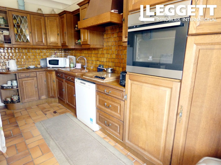 Image No.7-6 Bed House for sale