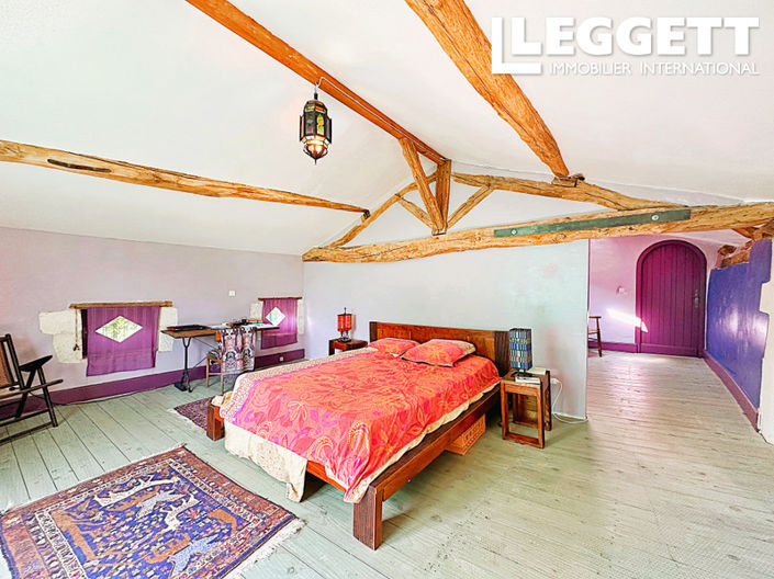 Image No.6-4 Bed House for sale