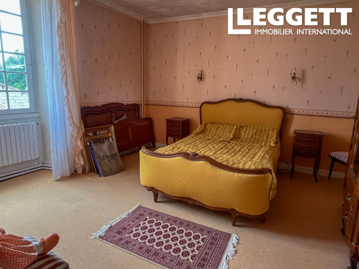 Image No.7-6 Bed House for sale