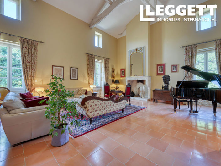 Image No.5-9 Bed House for sale