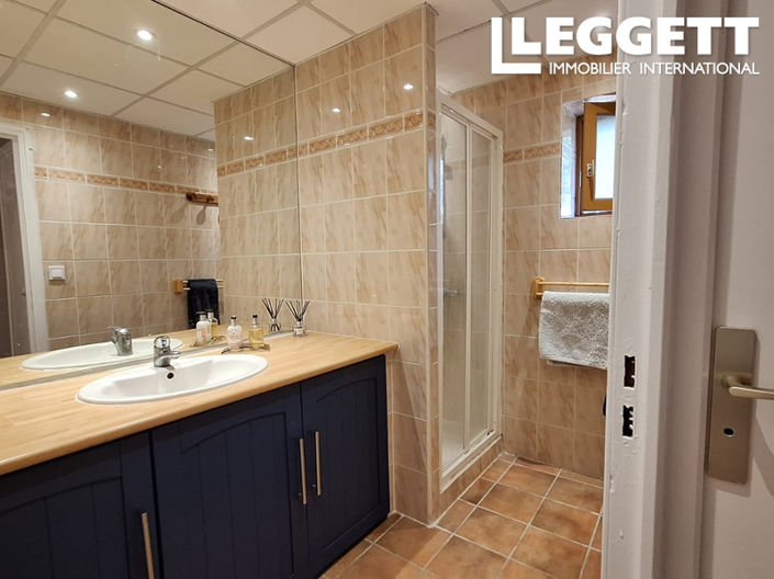 Image No.10-4 Bed House for sale