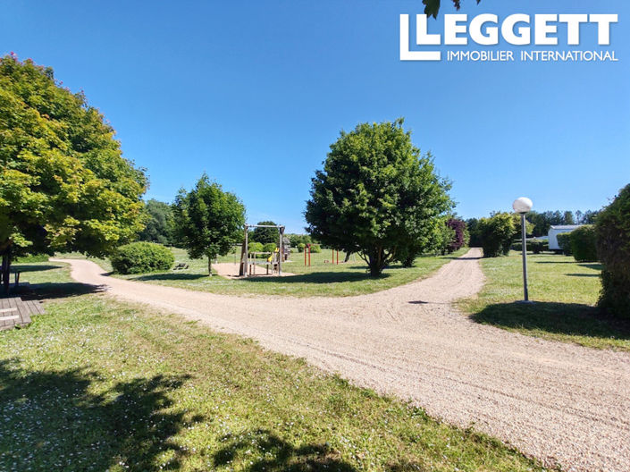 Image No.5-6 Bed Commercial for sale