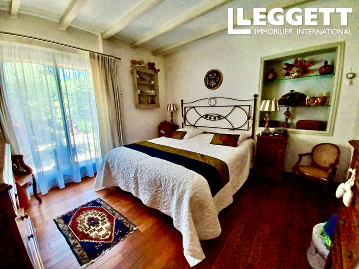 Image No.2-5 Bed House for sale