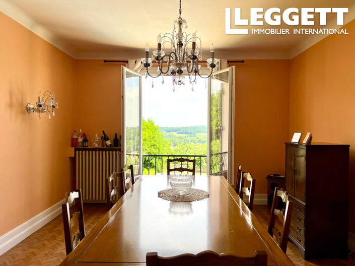 Image No.6-6 Bed House for sale