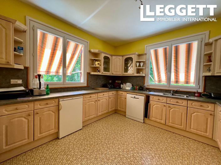 Image No.9-6 Bed House for sale