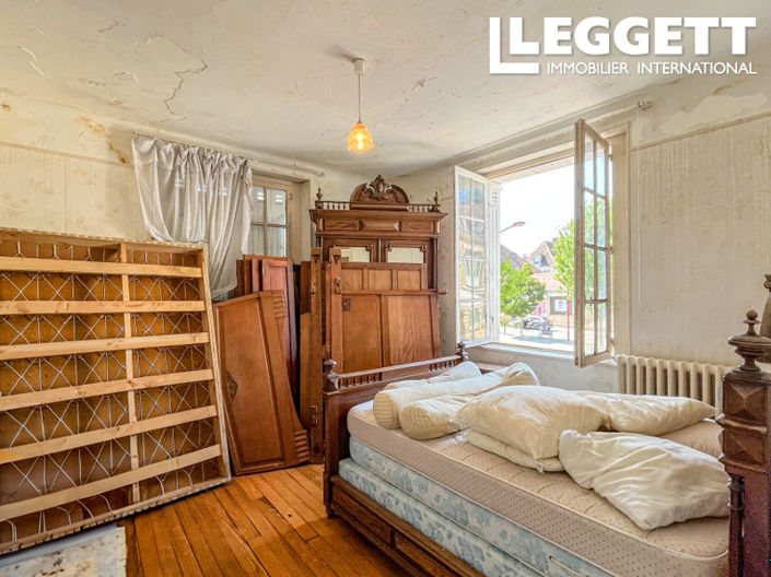 Image No.8-5 Bed House for sale