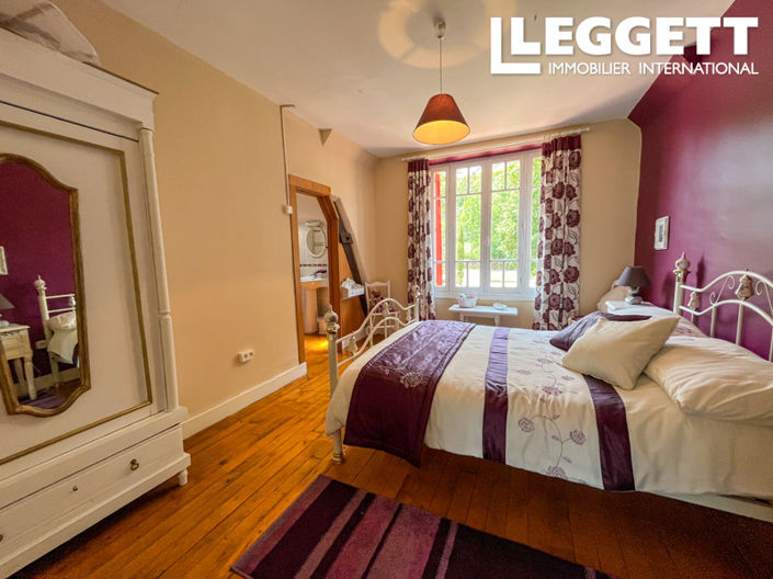 Image No.2-5 Bed House for sale